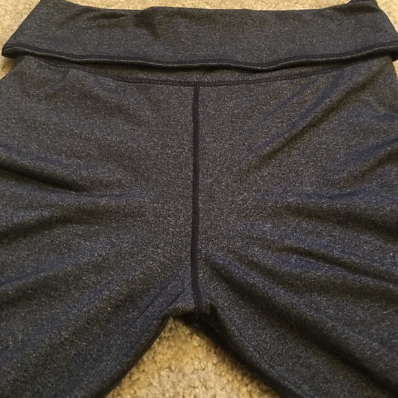 Zumba Fitness So Bootyful Capri Leggings in  Gray - Picture 5 of 13